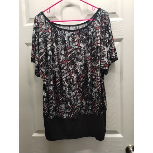 Cocomo Women's Size 2X Black Red Leaf Baroque Scrollwork Short Sleeve Blouse - Picture 3 of 5